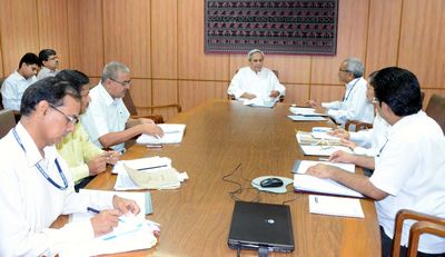 Chief Minister Shri Naveen Patnaik discussing on Implementation of Public Service Delivery Act at Secretariat Date-12-Sep-2012